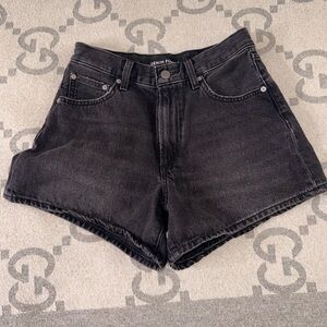 Denim Forum 90s Aline hi thigh short, Black High-Rise Jean Shorts, 25